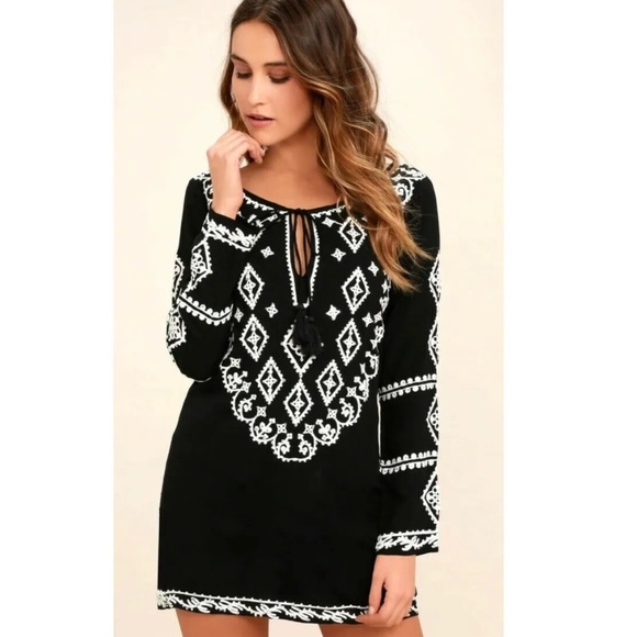Lulus Dresses & Skirts - Lulu’s embroidered boho dress